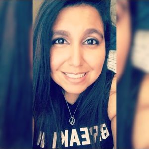 Meet your Posher, Lorin